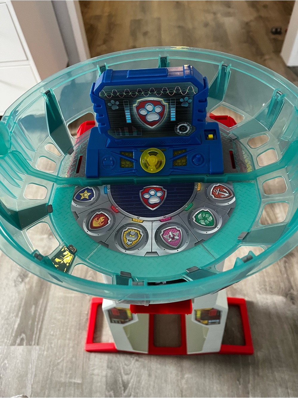 Paw Patrol Super Loop HQ and Chase - Picture 6 of 6